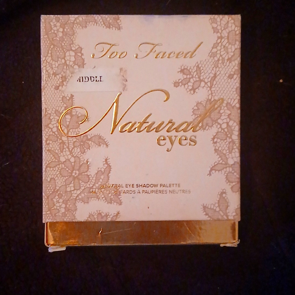Eyeshadow palette by too faced